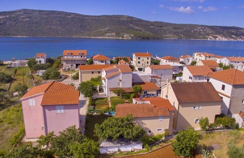 Poljica Apartment | 85 m² Apartment ∙ 3 bedrooms ∙ 6 guests