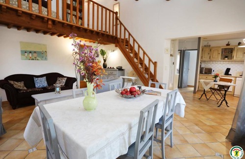 Villeperdrix House | 85 m² Gîte ∙ 3 bedrooms ∙ 6 guests