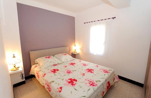 Rodes House | 85 m² Gîte ∙ 3 bedrooms ∙ 6 guests