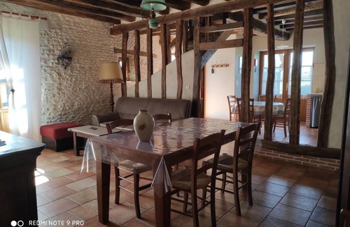 Lorcy House | 85 m² House ∙ 2 bedrooms ∙ 5 guests