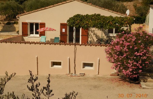 Le Barroux House | 85 m² House ∙ 3 bedrooms ∙ 8 guests