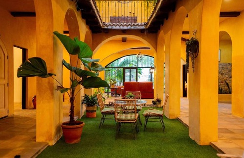 Retalhuleu Villa | 850 m² Villa ∙ 4 bedrooms ∙ 11 guests