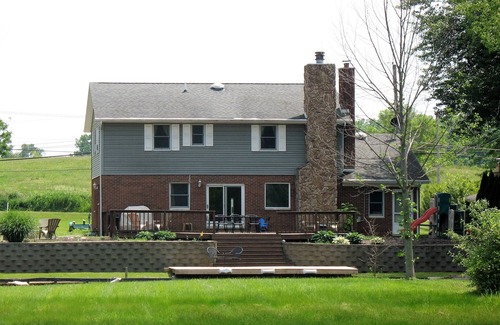 Syracuse House | 88 Feet of Wawasee Channel Frontage