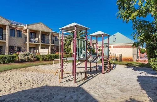 Belmont Apartment | 88 m² Serviced apartment ∙ 127 guests