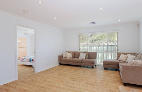 Salamander Bay House | 8a Foreshore Drive Ducted Air and Boat Parking