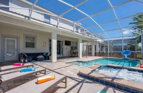 Davenport House | 8BR Disney Villa with Pool