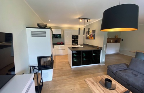 Pouch House | 8P Holiday home "Seegelblick" in the first row of the lake with sauna, fireplace & wallbox