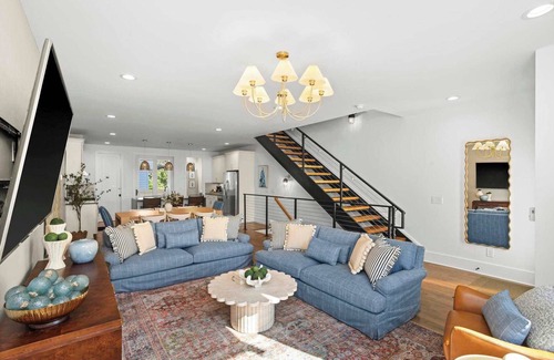 Eighth Avenue House | 8th Ave South Gem Spacious Home for Groups of 12