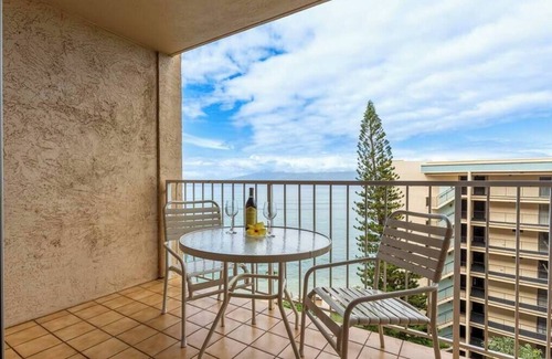 Kahana Apartment | 8th floor Studio w/stunning ocean & island views