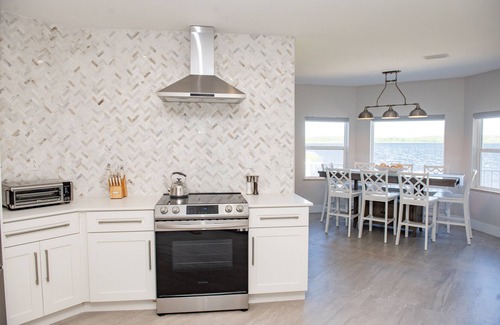 Sebring House | 9 Bed/Sleeps 25 Waterfront Home on Lake Josephine