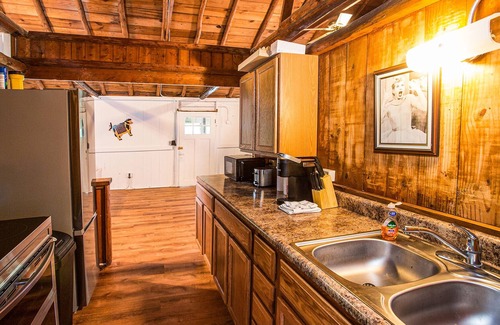 Applegate Cottage | 9 Bedroom within 4 Cottages on One Large Property with Amenities!