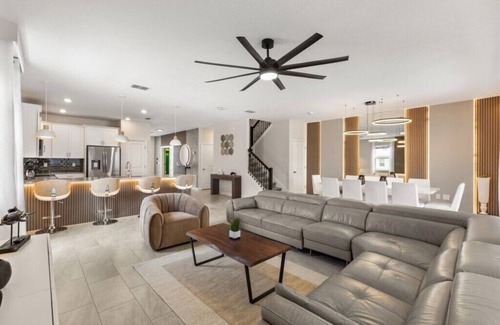 Kissimmee House | 9 Bedrooms/5 Bathrooms/Storey Lake (2867SC)