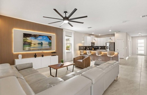 Kissimmee House | 9 Bedrooms/5 Bathrooms/Storey Lake (2867SC)