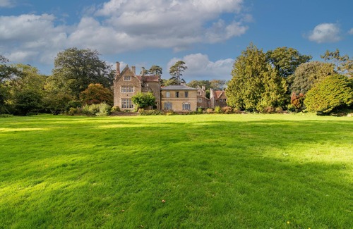 Seend House | 9 Bedrooms Grand Manor House Near Bath: Sleeps 26