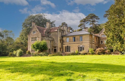 Seend House | 9 Bedrooms Grand Manor House Near Bath: Sleeps 26