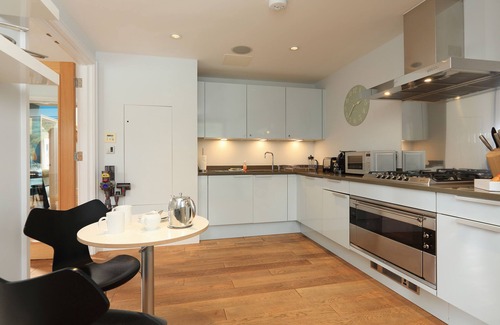 Dartmouth Apartment | 9 Dart Marina