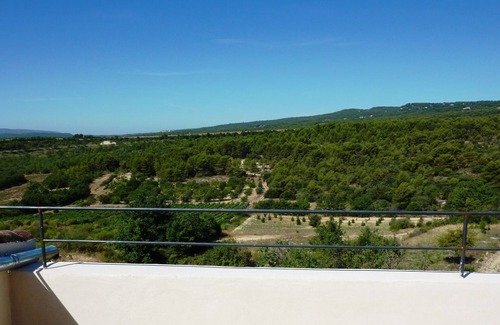Lioux House | 9 km from Gordes, hamlet house with terrace