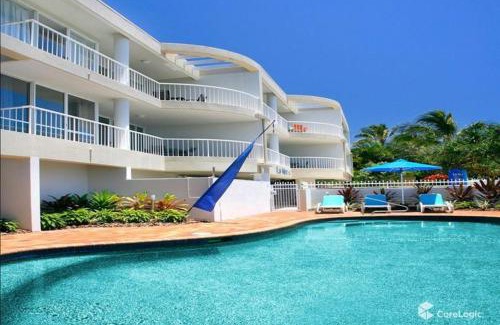 Sunshine Beach Apartment | 9 La Mer, 5 Belmore Tce - Ultimate Beachside Living