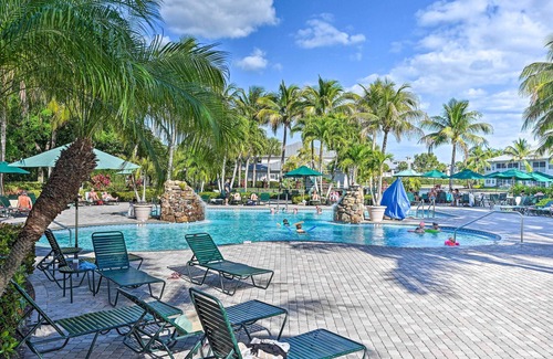 Naples Condo | 9 Mi to Beach: Naples Golf Getaway w/Pool Access!