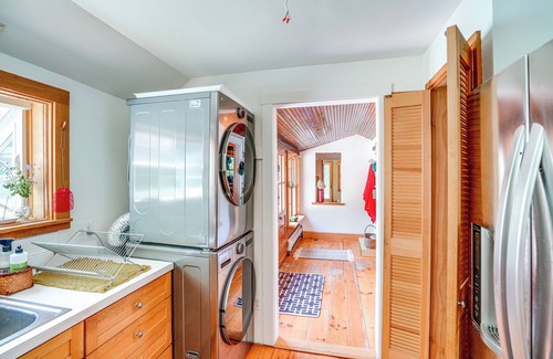 Taghkanic House | 9 Mi to Dtwn Hudson: Pet-Friendly Home w/Pool