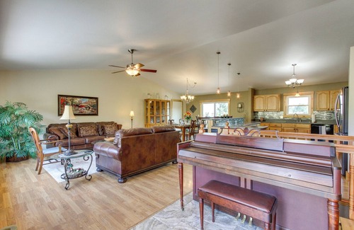 Montana City House | 9 Mi to Helena: Mtn-View & Hot Tub at Huge Home