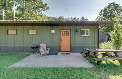 Hillsgrove Cabin | 9 Mi to Worlds End State Park: Cabin in Hillsgrove