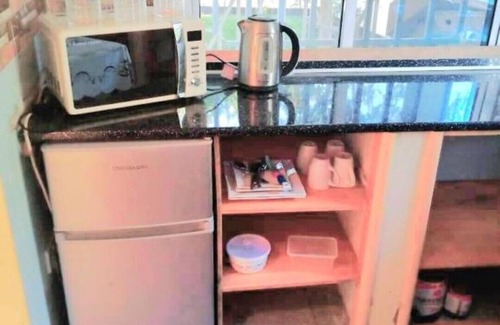Lower River Division Apartment | 9 mins to the beach, tranquil beautiful peaceful apartment