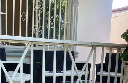 Lower River Division Apartment | 9 mins to the beach, tranquil beautiful peaceful apartment
