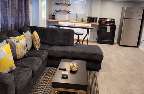 Church Street House | 9 minutes from Atlanta Airport, 8 minutes from the marketplace