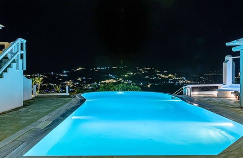 Psarou Villa | 9 Muses Villa Terpsichore, 4 BR with private pool!