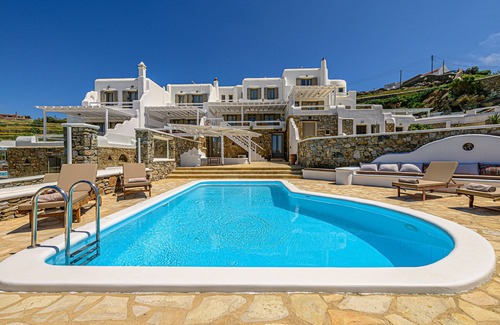 Psarou Villa | 9 Muses Villa Thalia 5 BR with private pool!
