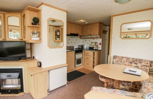 Much Wenlock Cottage | 9 OLD ORCHARD, pet friendly, with a garden in Much Wenlock