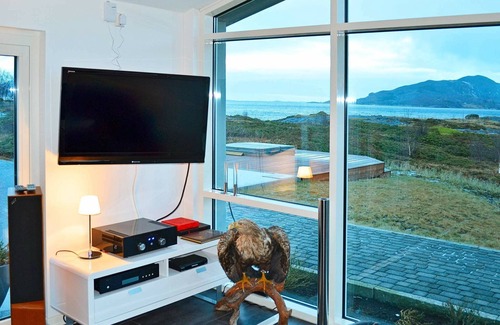 Inndyr House | 9 person holiday home in Inndyr