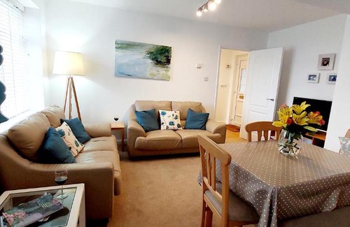 Thurlestone Apartment | 9 The Downs, Thurlestone, South Devon on the coastal footpath overlooking Burgh Island
