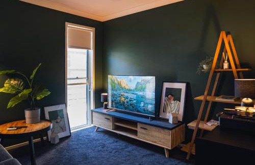 North Lakes House | 9 Williams Crescent, North Lakes