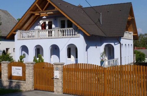 Balatongyorok Apartment | 90 m² Apartment ∙ 3 bedrooms ∙ 6 guests