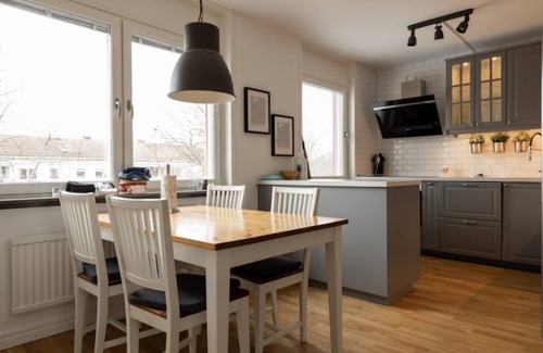 Handen Apartment | 90 m² Apartment ∙ 3 bedrooms ∙ 2 guests
