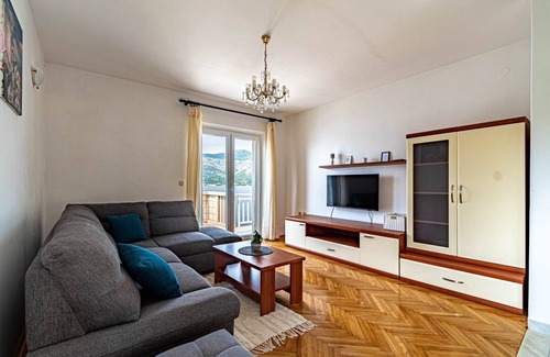 Cove Tri Zala (Zrnovo) Apartment | 90 m² Apartment ∙ 3 bedrooms ∙ 6 guests