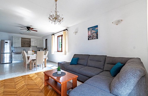 Cove Tri Zala (Zrnovo) Apartment | 90 m² Apartment ∙ 3 bedrooms ∙ 6 guests