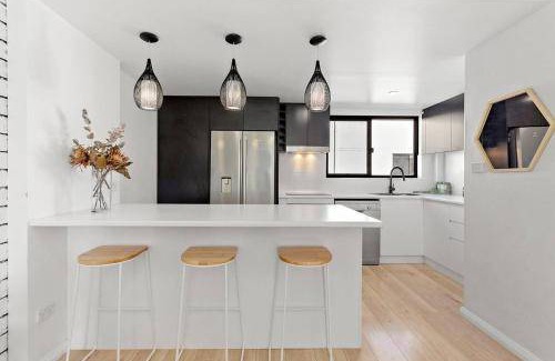 Merewether Apartment | 90 m² Apartment ∙ 2 bedrooms ∙ 4 guests