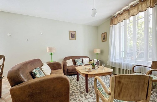 La Ferte-Hauterive Cottage | 90 m² Cabin ∙ 3 bedrooms ∙ 6 guests