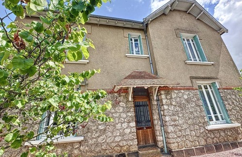 La Ferte-Hauterive Cottage | 90 m² Cabin ∙ 3 bedrooms ∙ 6 guests