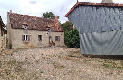 Verneuil-sur-Igneraie Cottage | 90 m² Cabin ∙ 2 bedrooms ∙ 5 guests