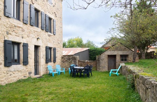 Chaulhac House | 90 m² Gîte ∙ 3 bedrooms ∙ 7 guests