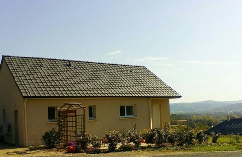 Cublac House | 90 m² House ∙ 2 bedrooms ∙ 4 guests