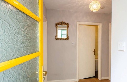 Clifden House | 90 m² House ∙ 3 bedrooms ∙ 5 guests