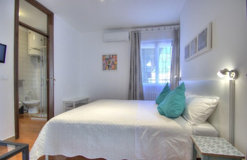 Mestre Apartment | 900-1,double bed/bath,wifi/aircond,breakfast facility