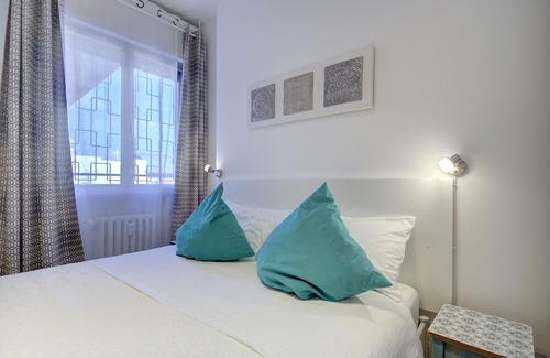 Mestre Apartment | 900-1,double bed/bath,wifi/aircond,breakfast facility