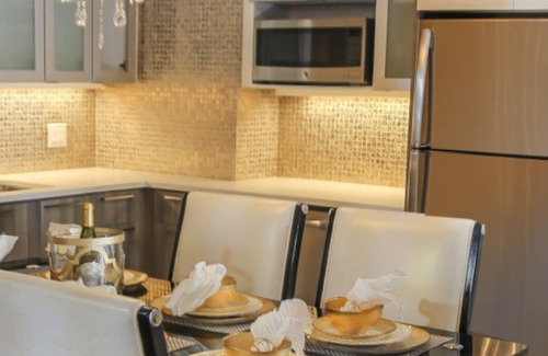 Las Vegas Villa | 900 sq ft Villa with Jacuzzi Tub at Westgate Las Vegas Resort and Casino F1 Week