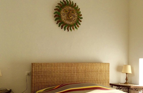 Pratdip Villa | 90m2 detached house on a 1000m2 enclosed garden bordered by cypresses & laurels